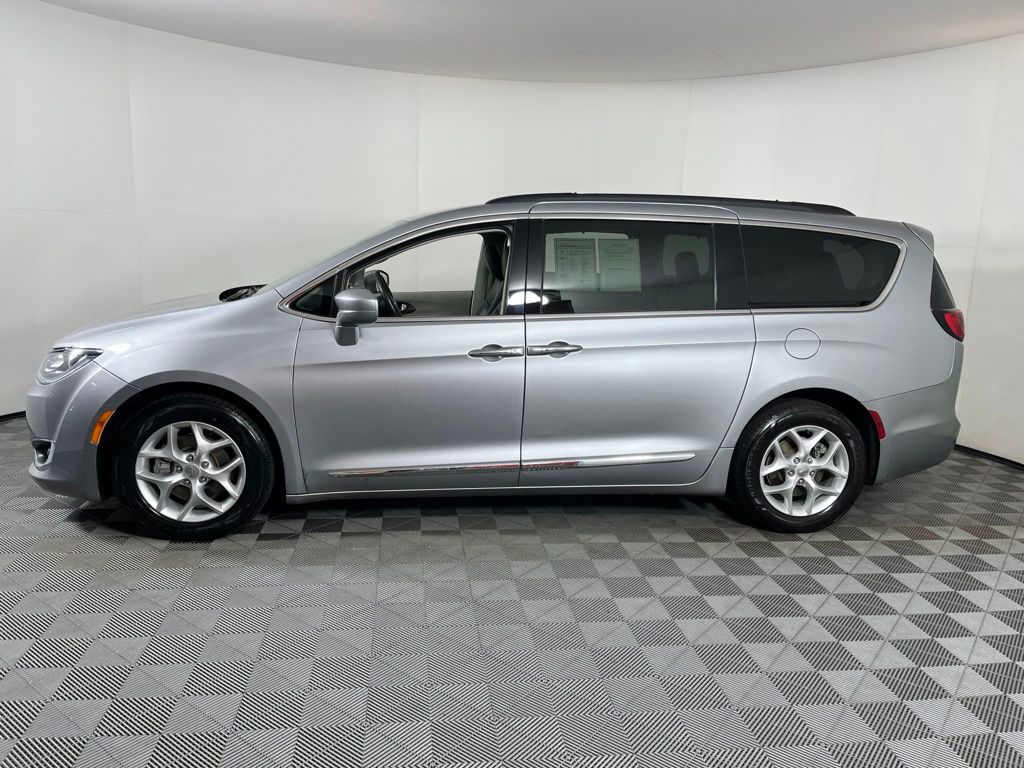 Used 2017 Chrysler Pacifica Touring-L with VIN 2C4RC1BG0HR831191 for sale in Fayetteville, AR