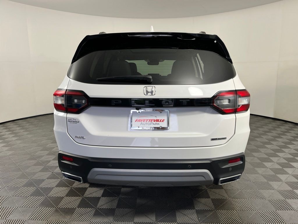 Used 2025 Honda Pilot Touring SUV