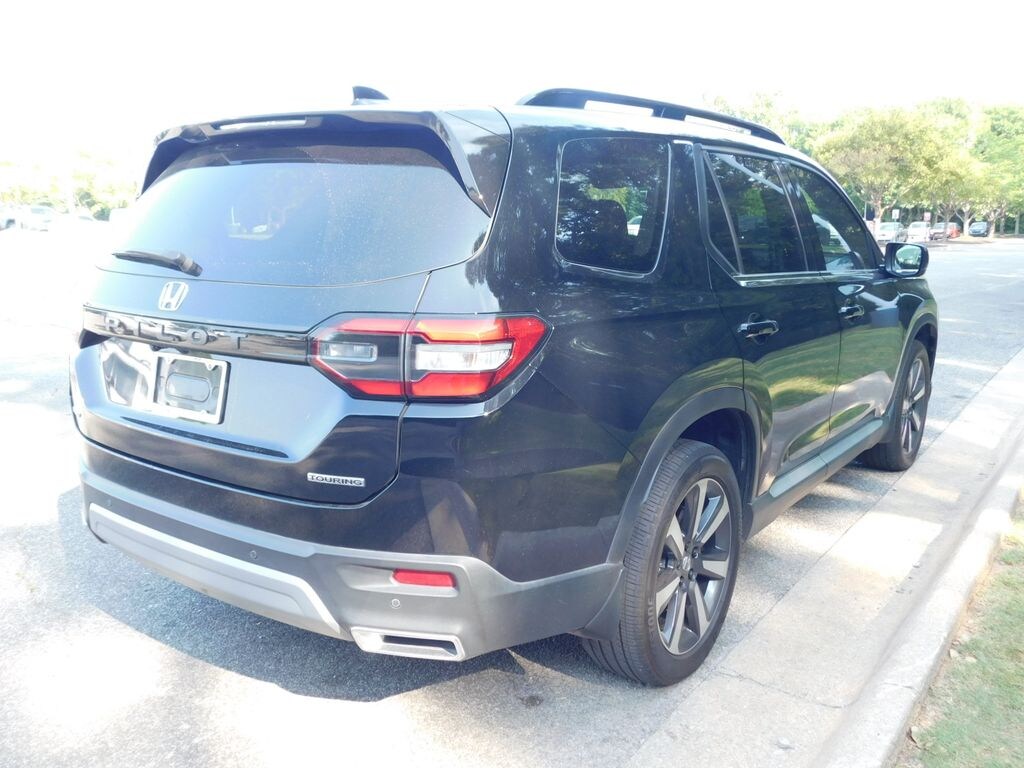 Certified 2025 Honda Pilot Touring SUV