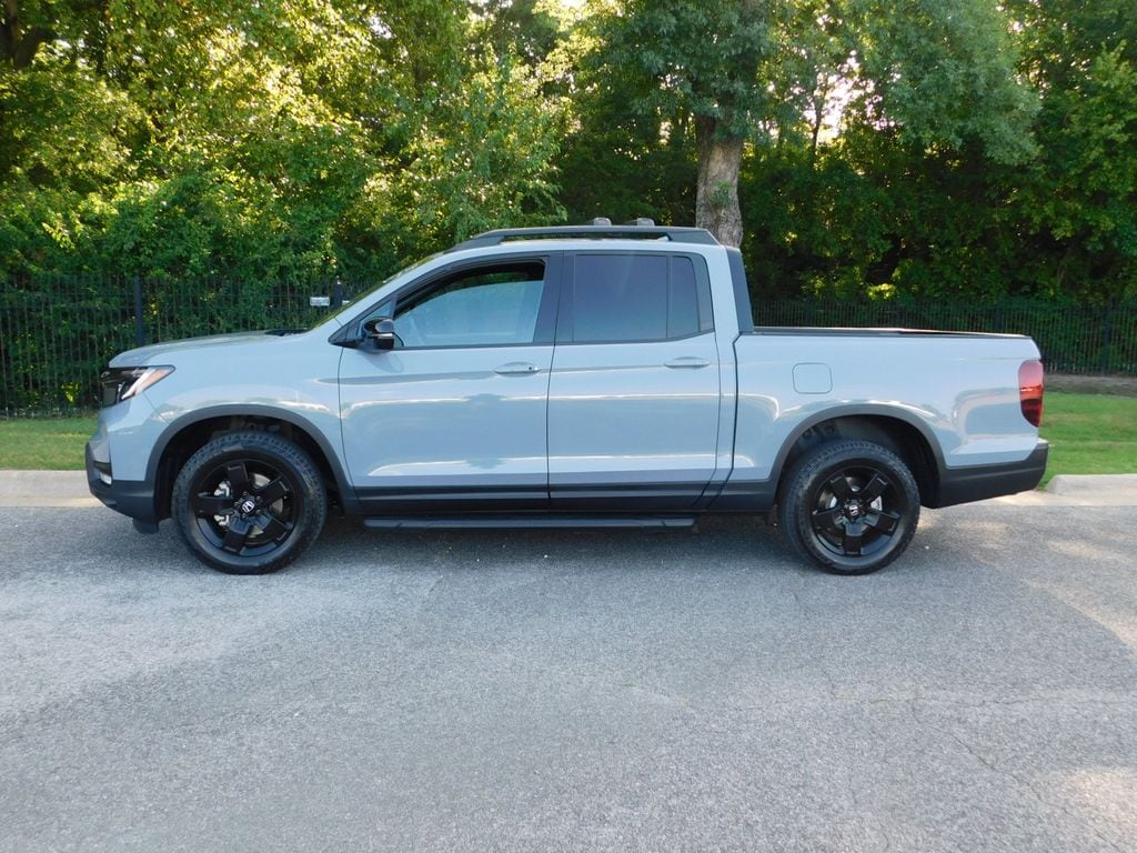 2025 Honda Ridgeline Black Edition - Photo 2