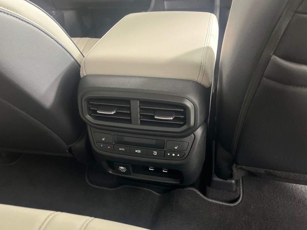 2026 Honda Pilot Elite - Photo 8