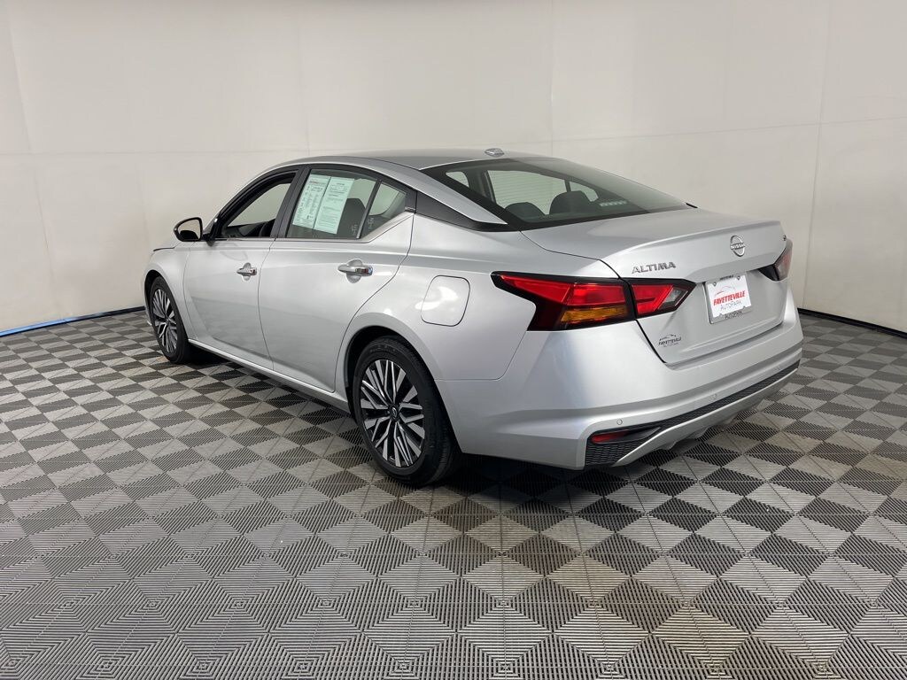 Used 2024 Nissan Altima 2.5 SV Sedan