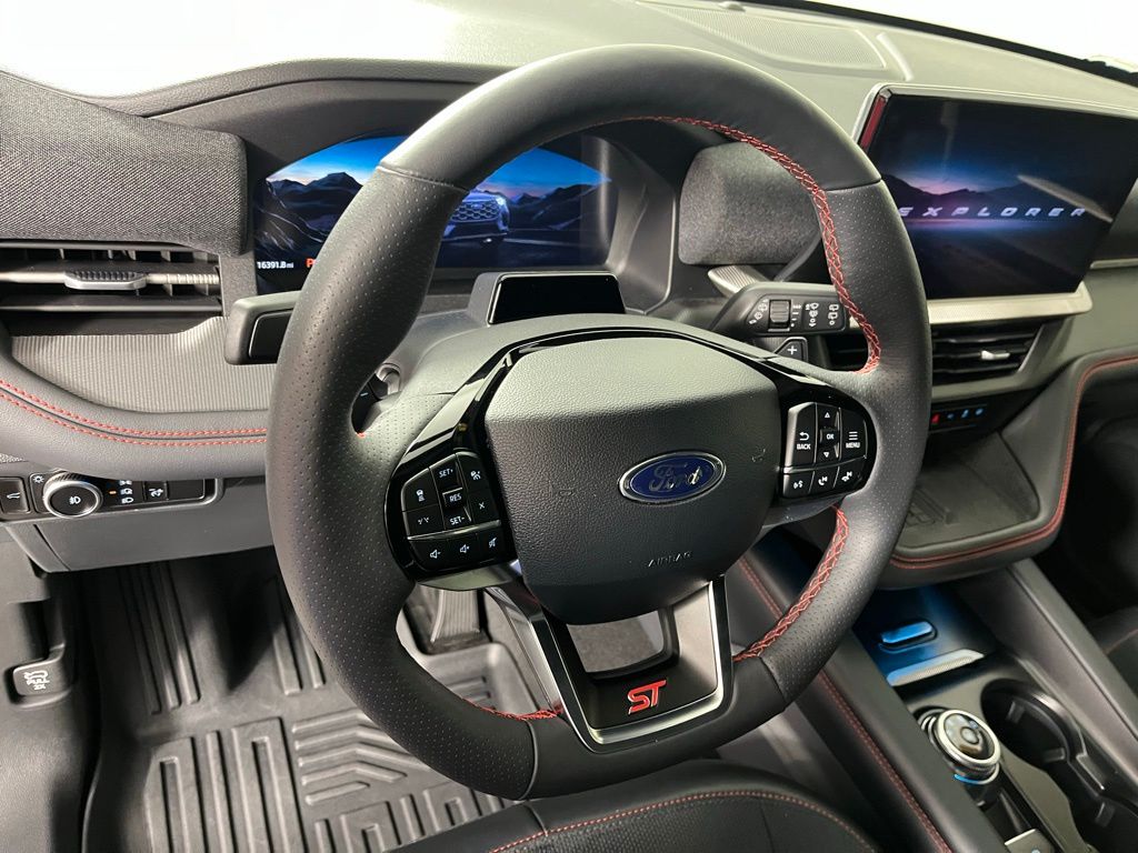 2025 Ford Explorer ST - Photo 28