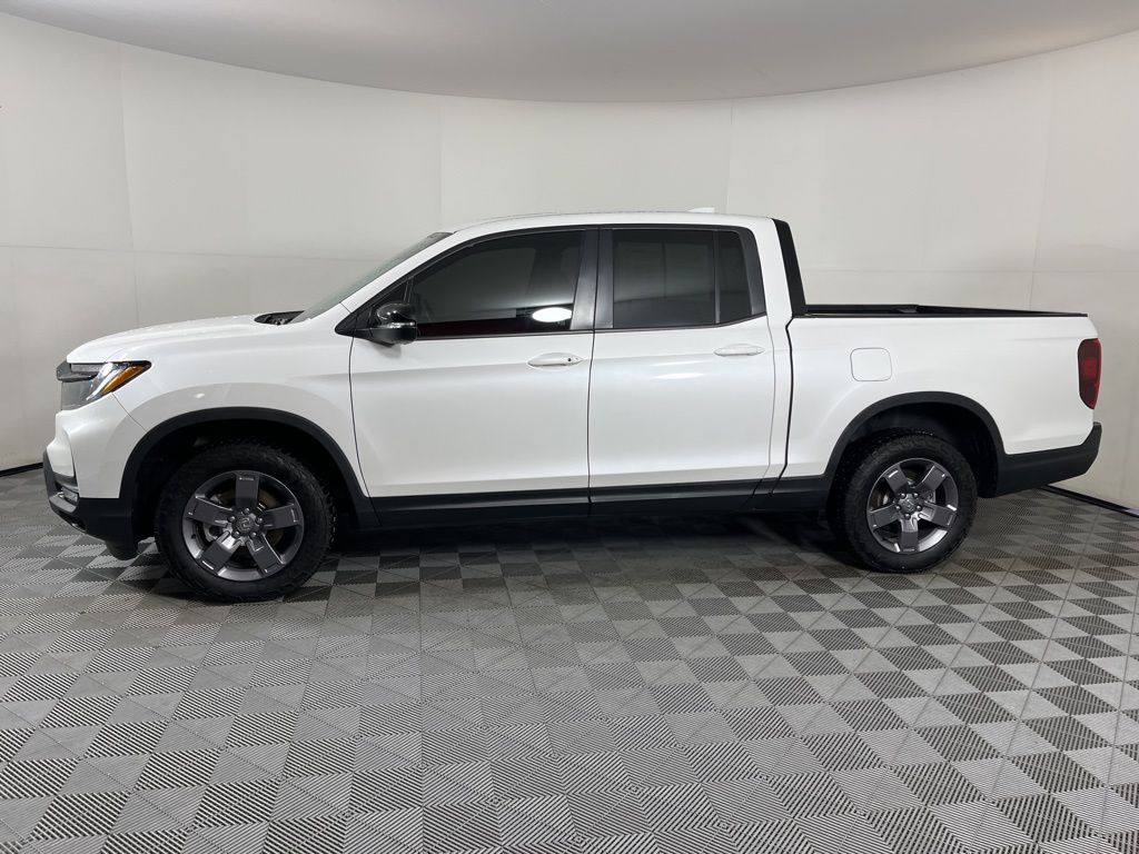 2024 Honda Ridgeline TrailSport photo 2