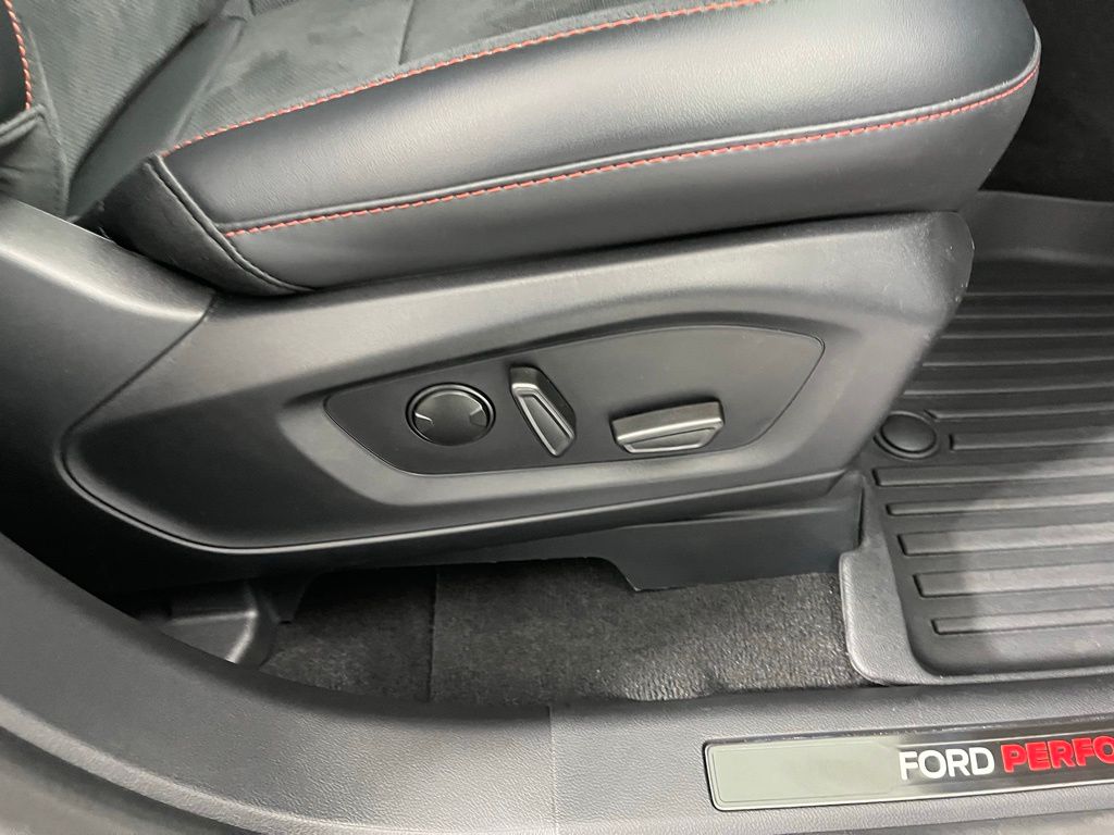 2025 Ford Explorer ST - Photo 6