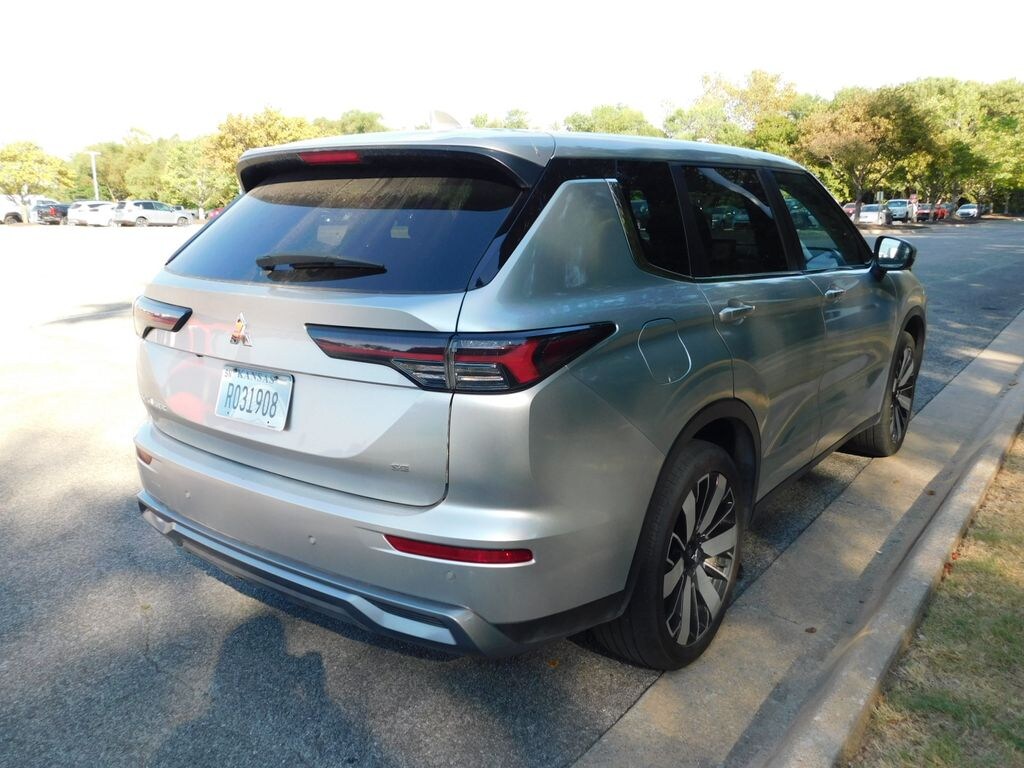 Used 2025 Mitsubishi Outlander SE SUV