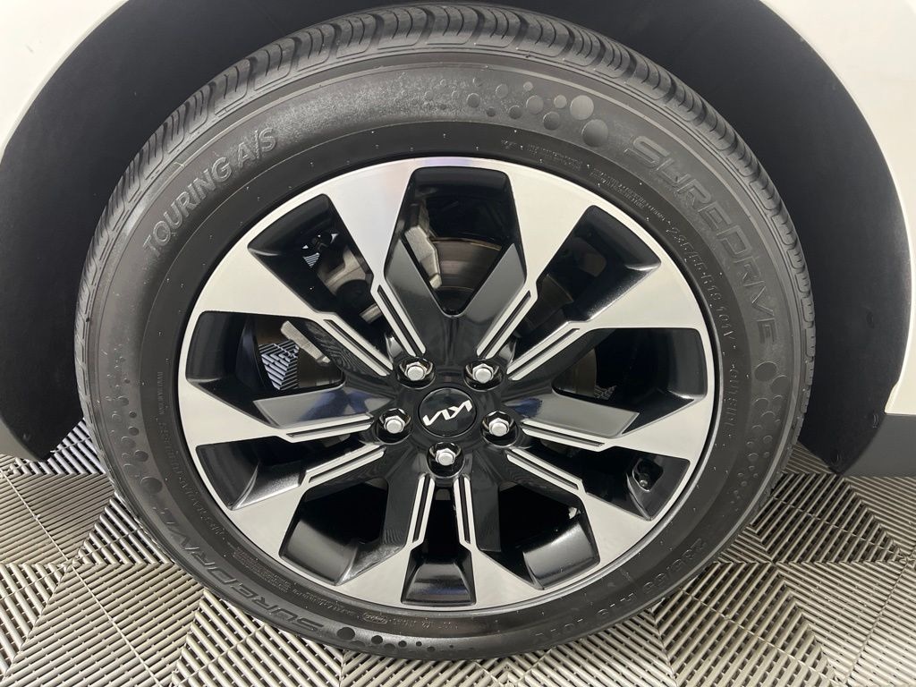 Used 2022 Kia Carnival EX MPV