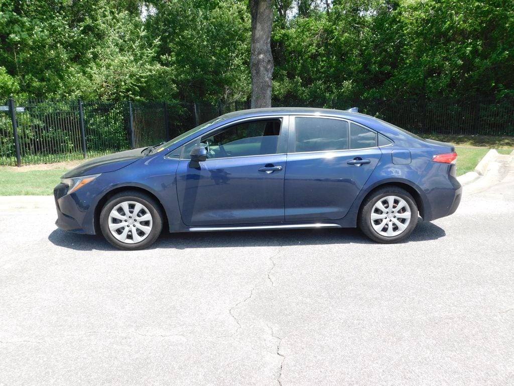 Used 2021 Toyota Corolla LE with VIN JTDEPMAE6MJ185982 for sale in Fayetteville, AR