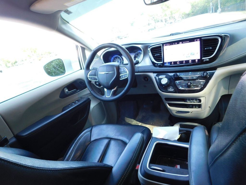 Used 2022 Chrysler Pacifica Touring L Van Passenger Van
