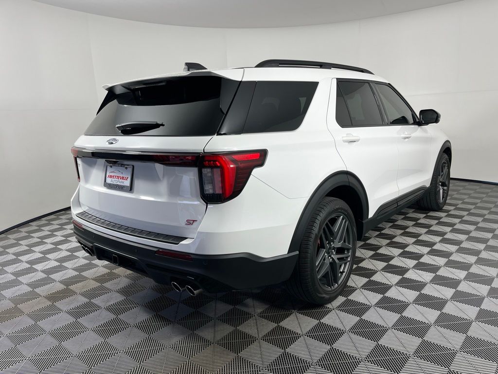 2025 Ford Explorer ST - Photo 15
