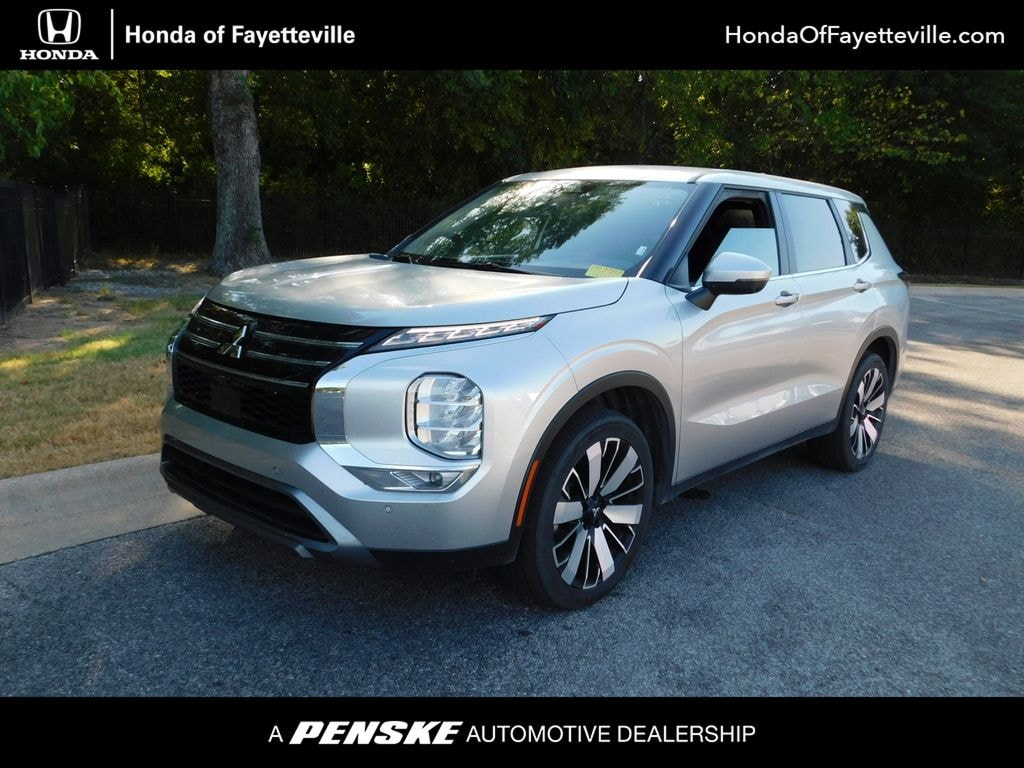 Used 2025 Mitsubishi Outlander SE SUV