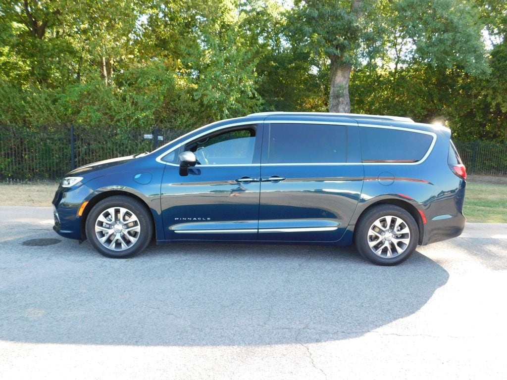Used 2023 Chrysler Pacifica Plug-In Hybrid Pinnacle Van Passenger Van