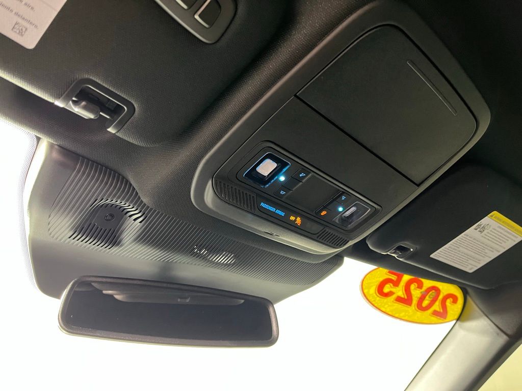 2025 Ford Explorer ST - Photo 25
