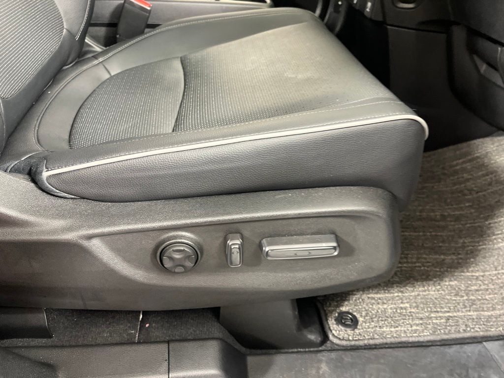 2025 Honda Odyssey Elite - Photo 13