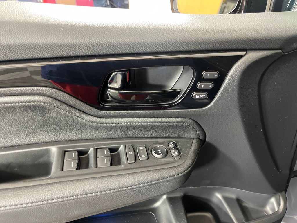 2025 Honda Odyssey Elite - Photo 28