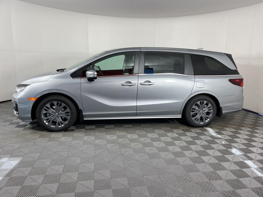 2026 Honda Odyssey Touring photo 2