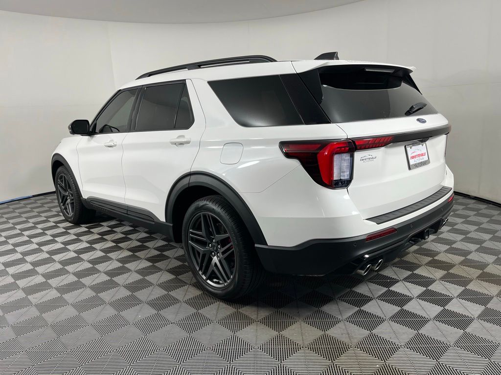 2025 Ford Explorer ST - Photo 14