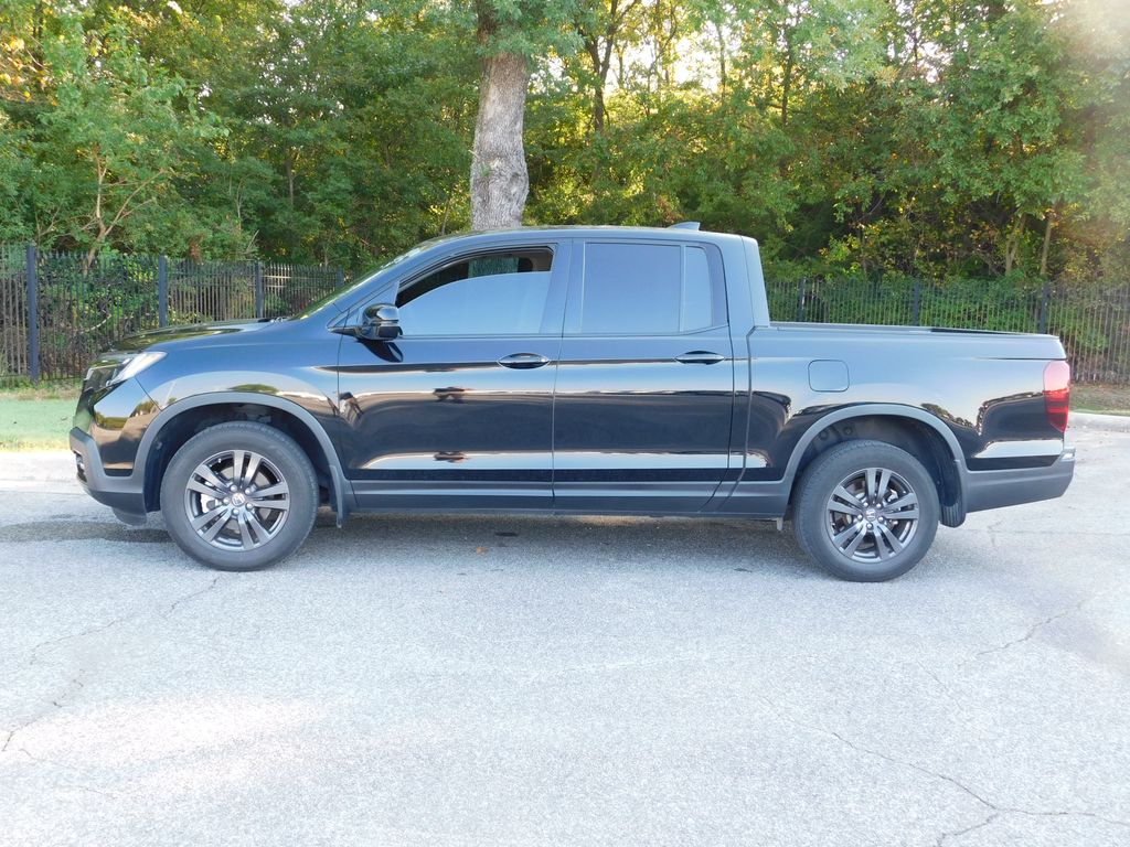 2020 Honda Ridgeline Sport photo 2