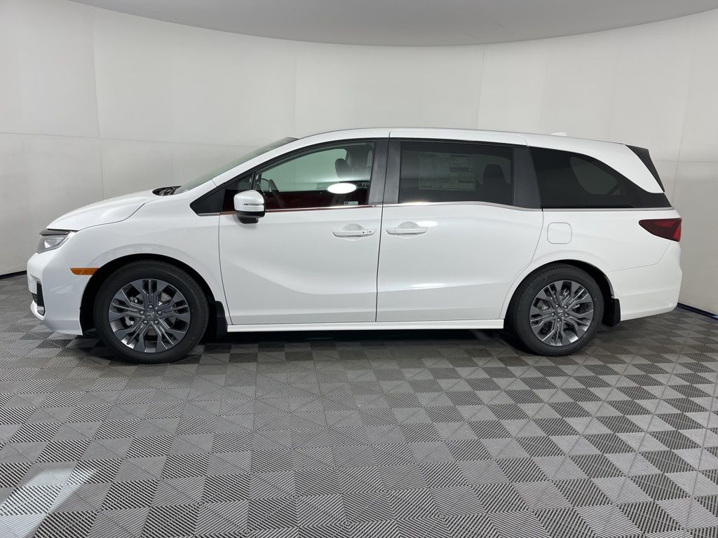 2026 Honda Odyssey Touring photo 2