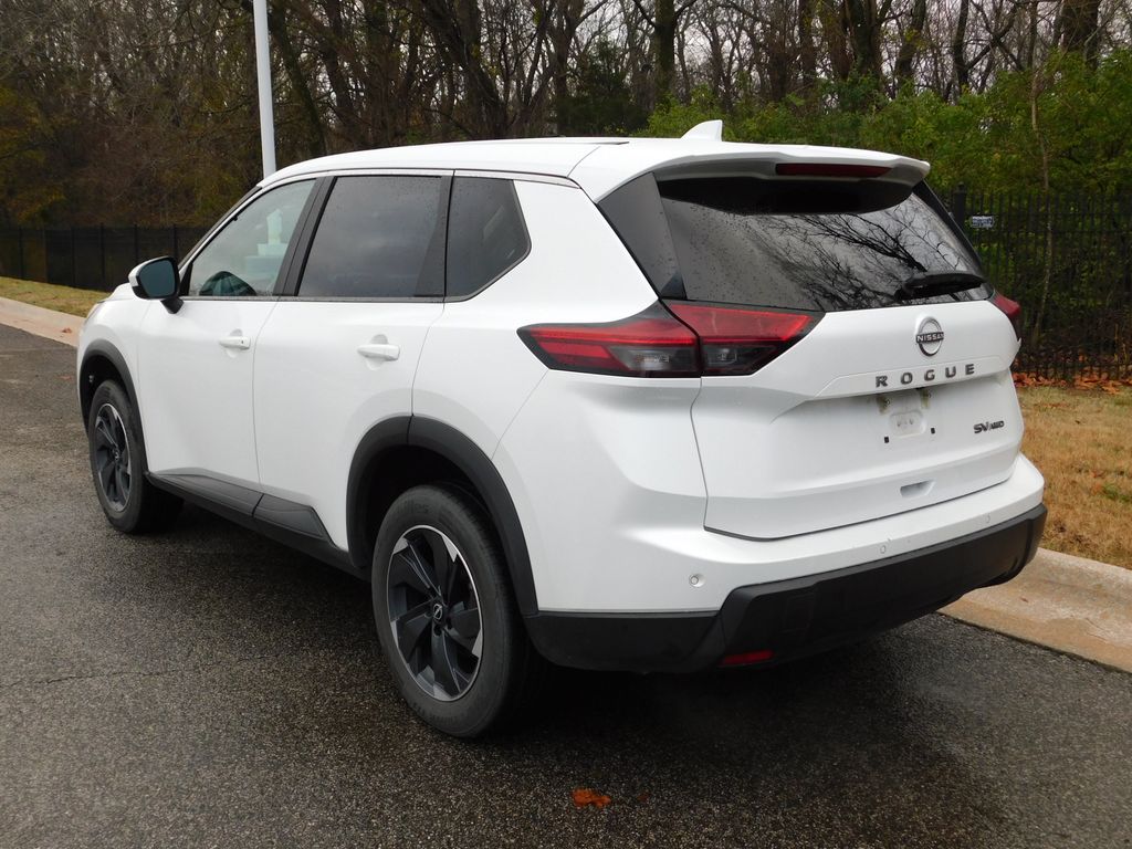 2024 Nissan Rogue SV photo 3