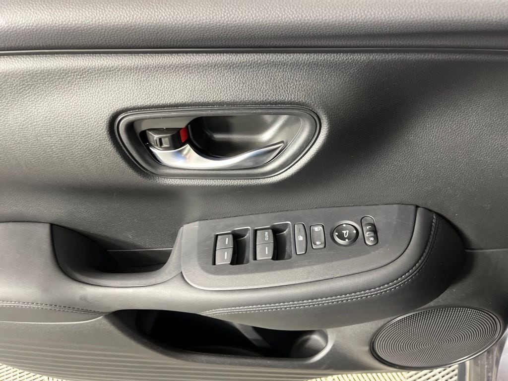2025 Honda HR-V LX - Photo 22