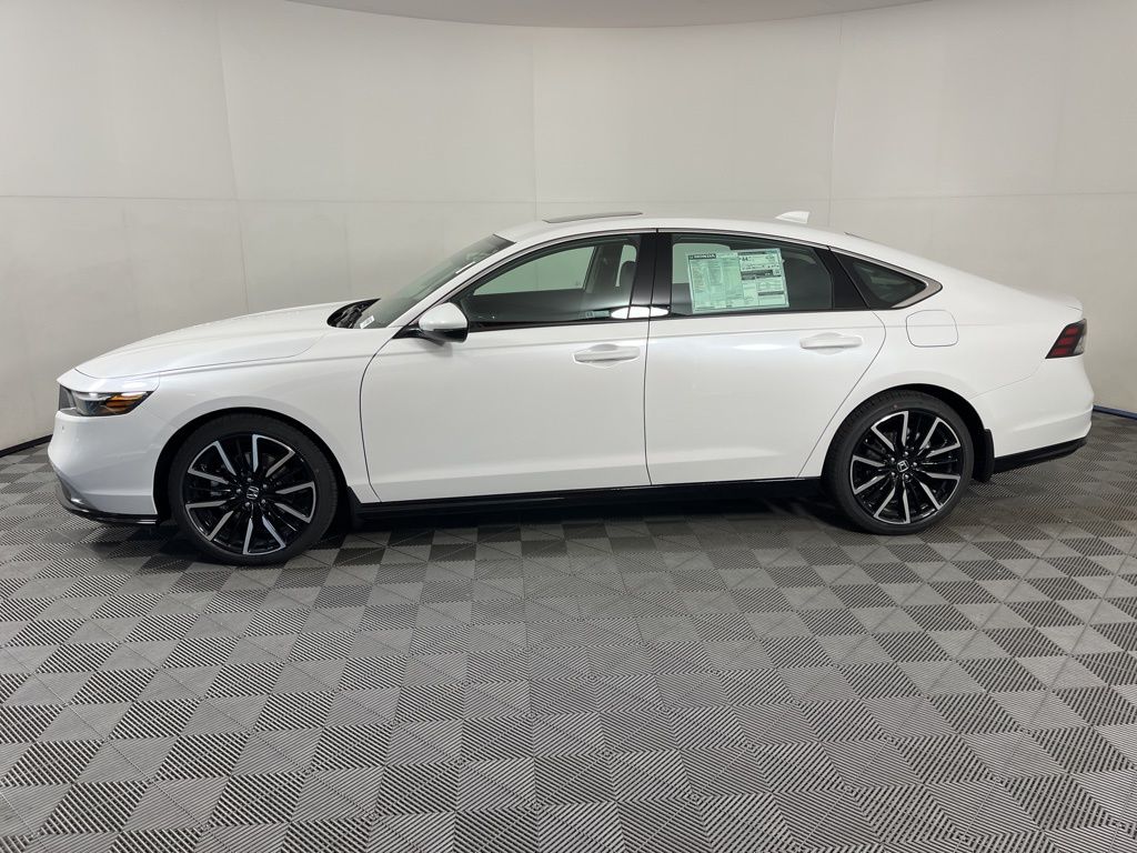 2025 Honda Accord Hybrid Touring photo 2