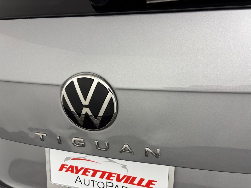 2023 Volkswagen Tiguan SE R-LINE BLACK - Photo 12