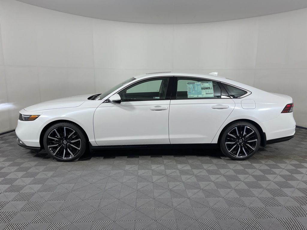 2025 Honda Accord Hybrid Touring photo 2