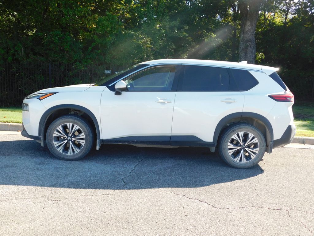 2021 Nissan Rogue SV photo 2