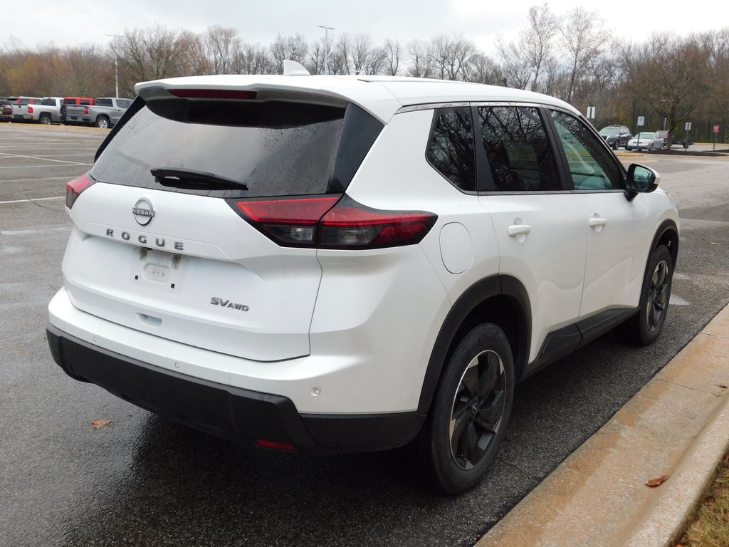 2024 Nissan Rogue SV photo 4