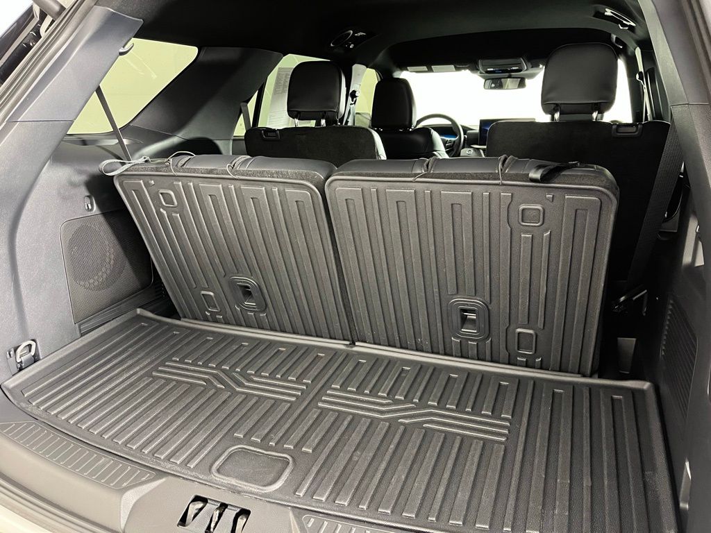 2025 Ford Explorer ST - Photo 10