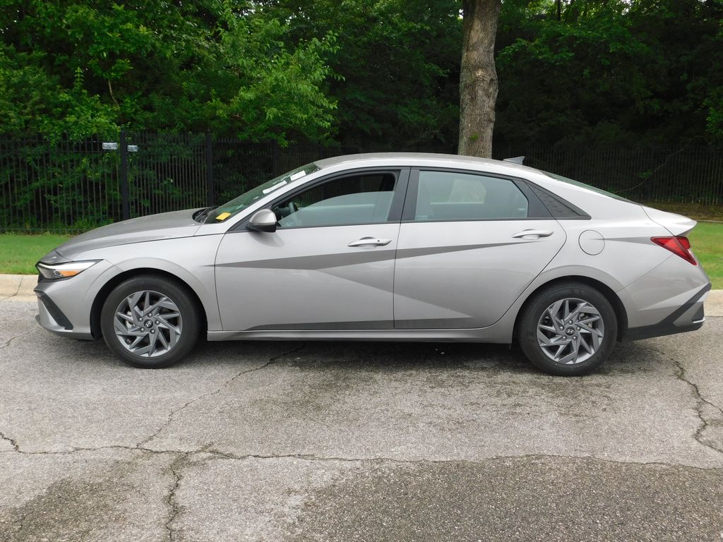 Used 2024 Hyundai Elantra SEL with VIN KMHLM4DG7RU698690 for sale in Fayetteville, AR