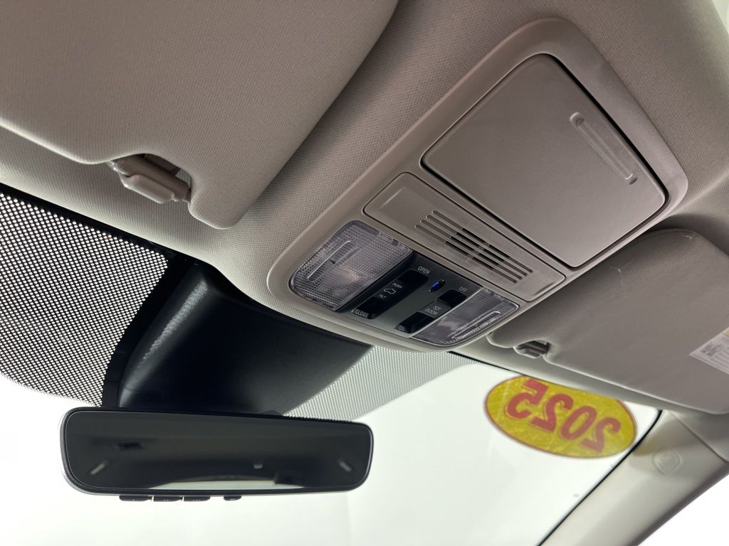 2025 Honda Odyssey EX-L - Photo 32