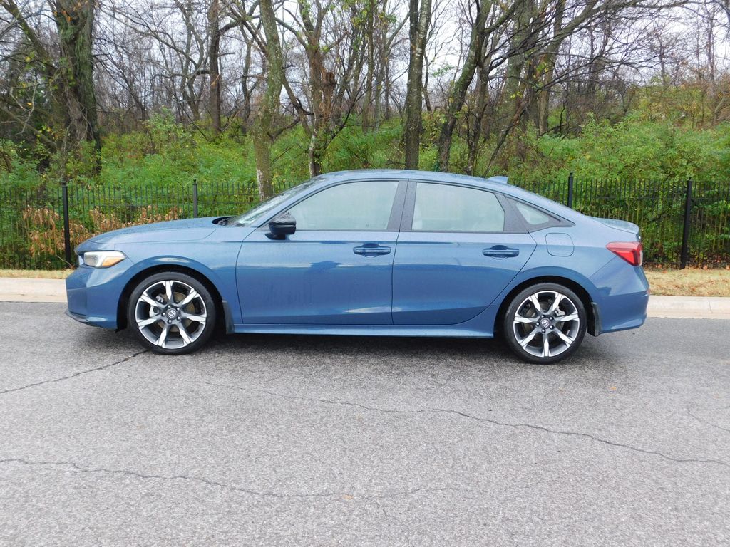 2025 Honda Civic Hybrid Sport Touring photo 2