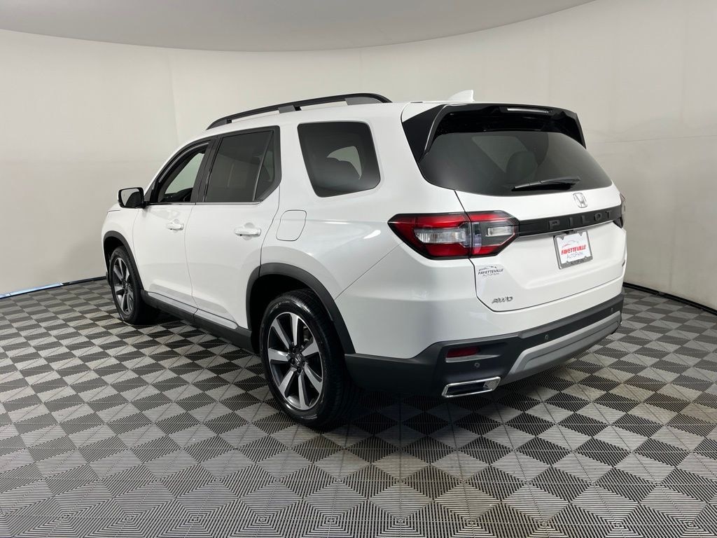 Used 2025 Honda Pilot Touring SUV