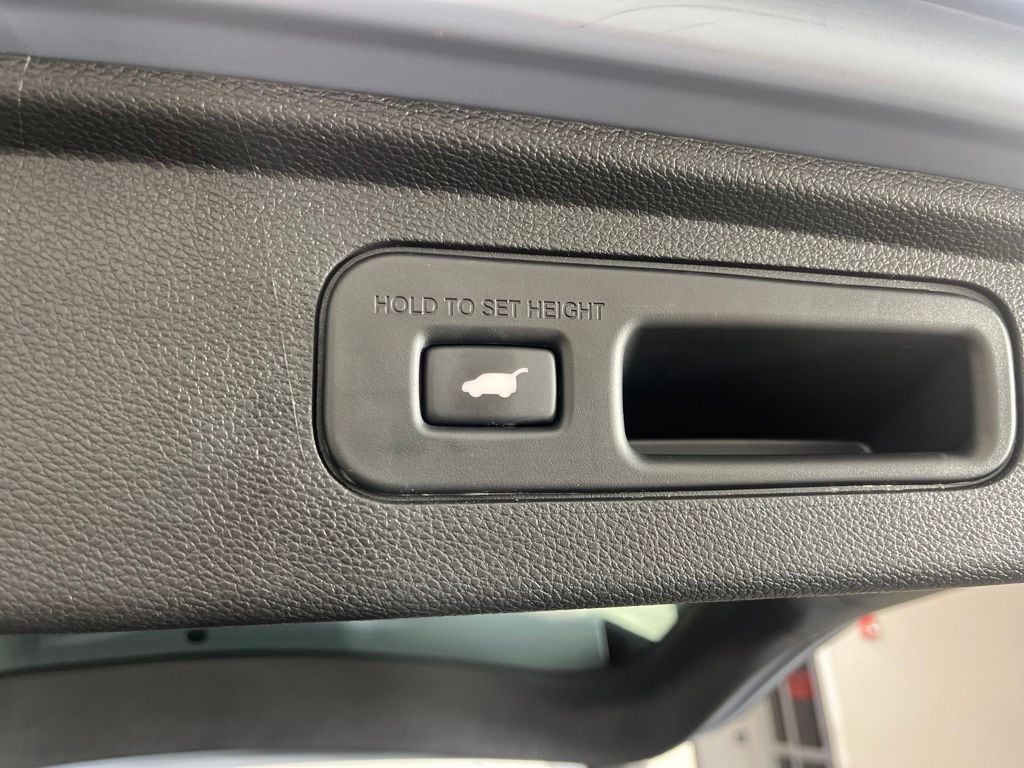2025 Honda Odyssey Elite - Photo 24