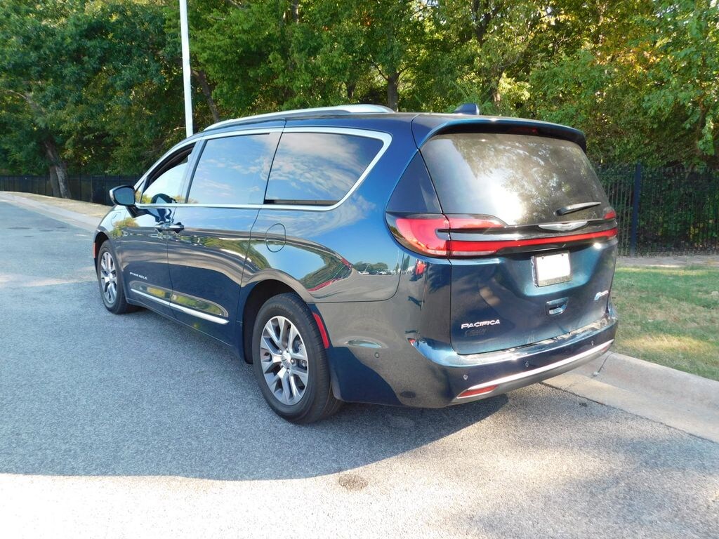Used 2023 Chrysler Pacifica Plug-In Hybrid Pinnacle Van Passenger Van