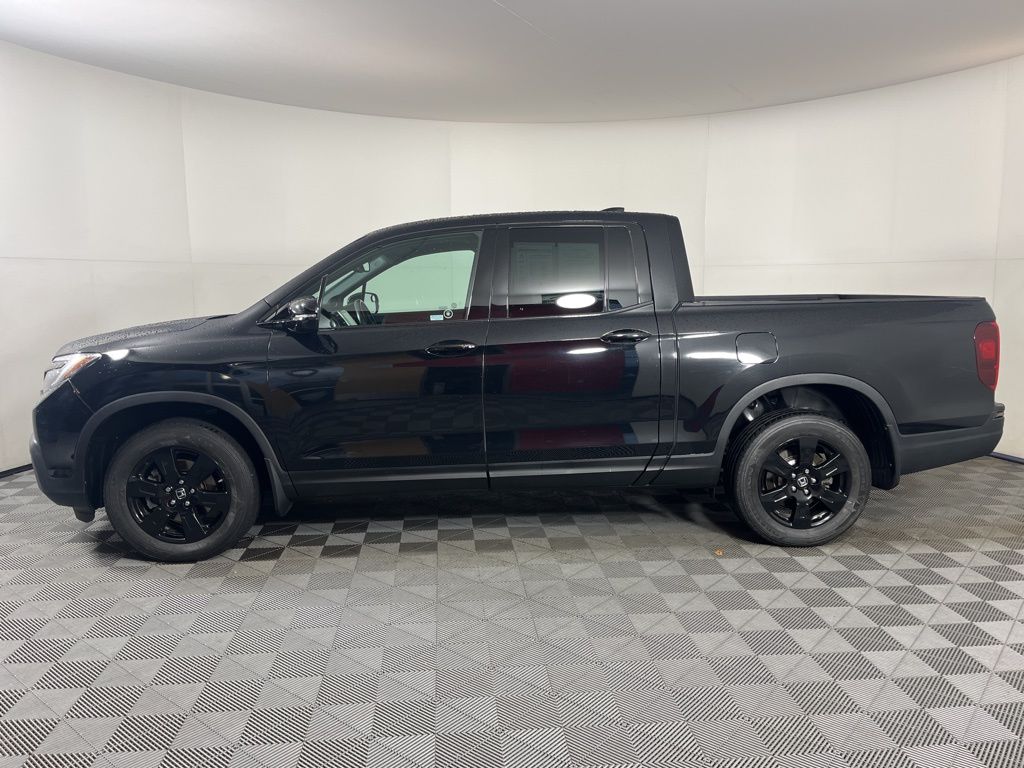 2017 Honda Ridgeline Black Edition photo 2