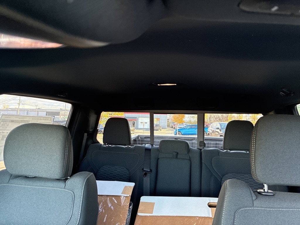 New 2026 Ram 1500 BIG HORN CREW CAB 4X4 5'7 BOX Pickup