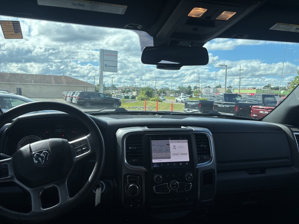 2022 Ram 1500 Classic Warlock photo 3