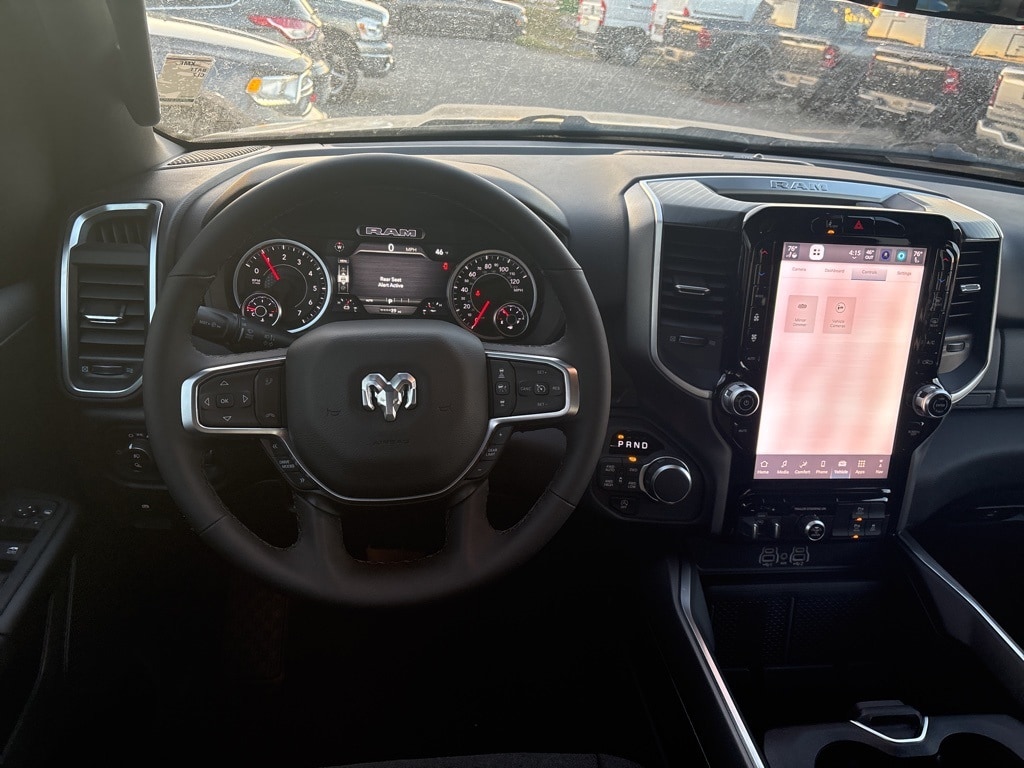 New 2026 Ram 1500 BIG HORN CREW CAB 4X4 5'7 BOX Pickup