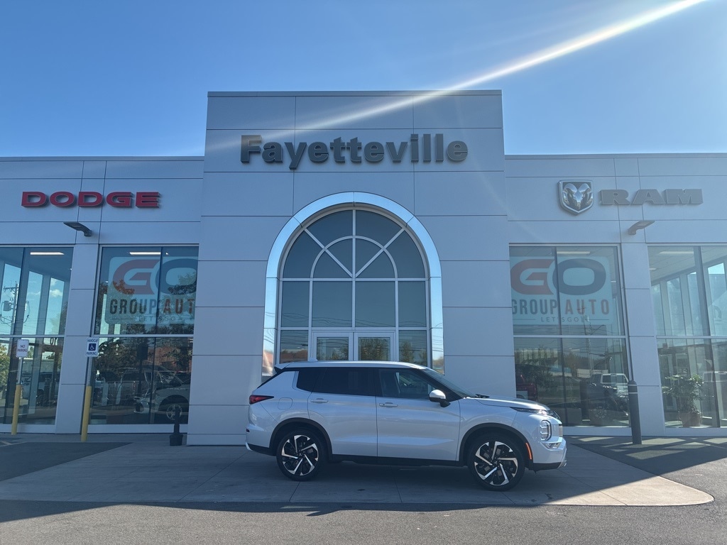 Used 2024 Mitsubishi Outlander SE SUV