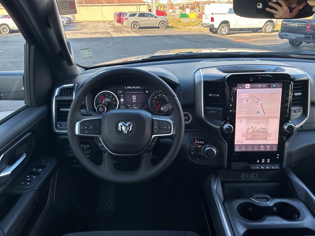 New 2026 Ram 1500 BIG HORN CREW CAB 4X4 5'7 BOX Pickup