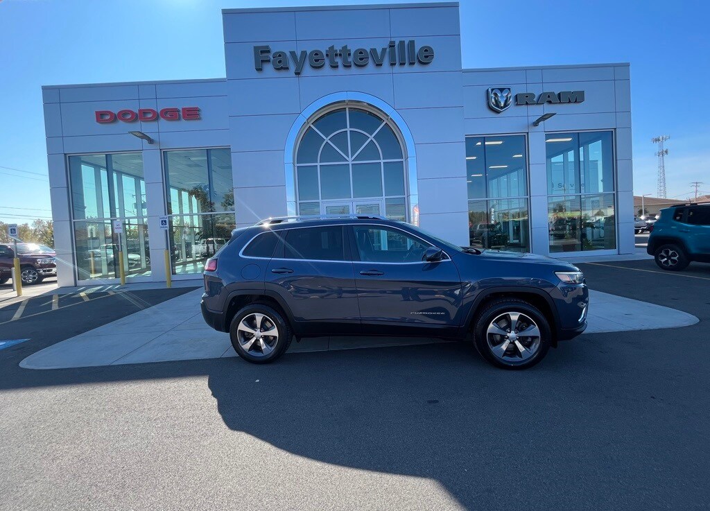 Used 2020 Jeep Cherokee Limited with VIN 1C4PJMDN5LD537484 for sale in East Syracuse, NY