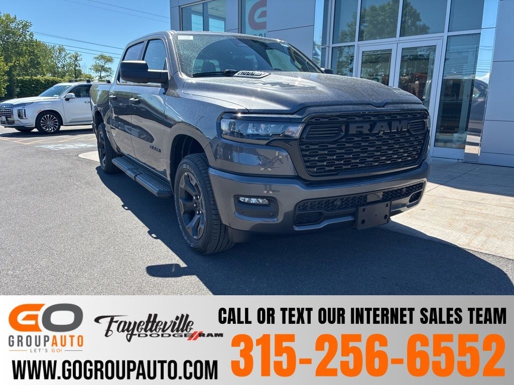 New 2026 Ram 1500 EXPRESS CREW CAB 4X4 5'7 BOX Pickup