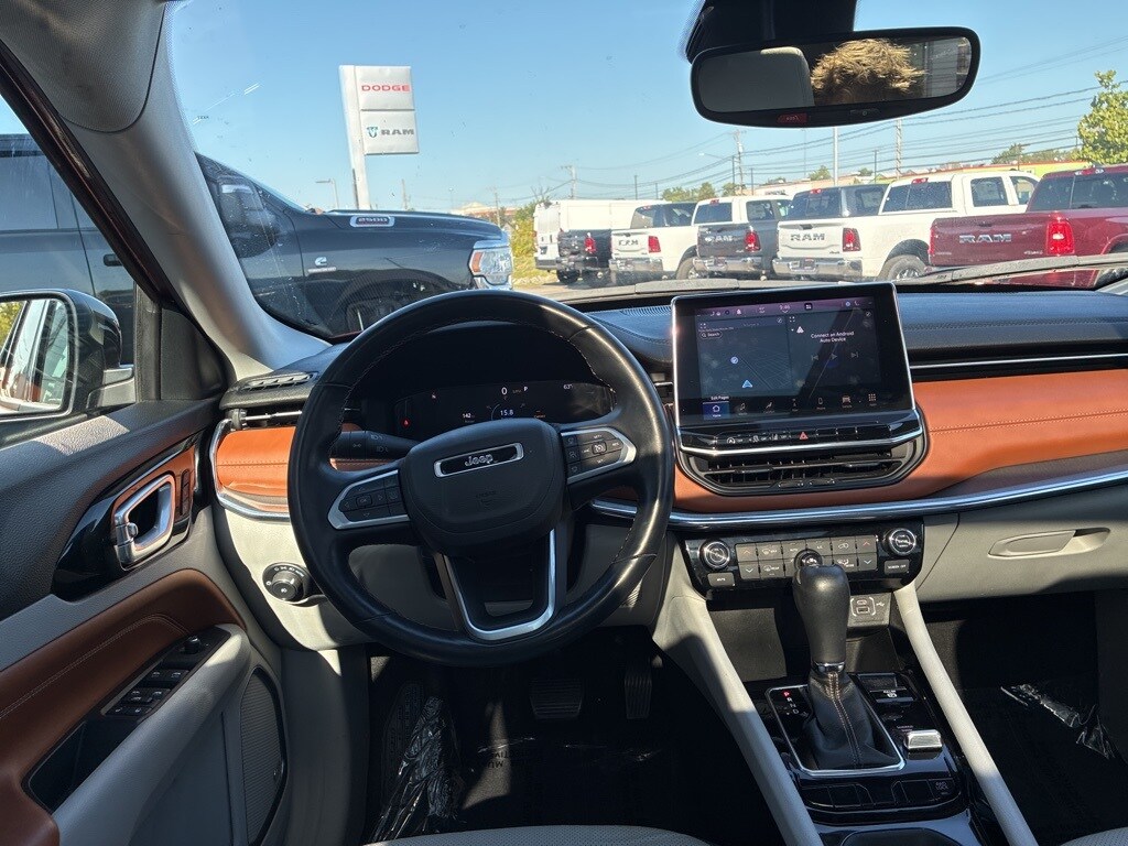 2022 Jeep Compass Limited photo 2