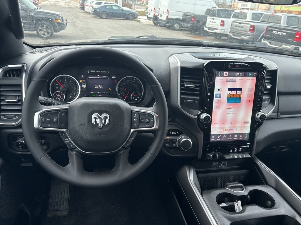 New 2026 Ram 1500 BIG HORN CREW CAB 4X4 5'7 BOX Pickup