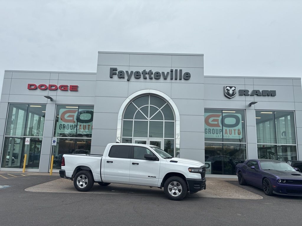 New 2026 Ram 1500 TRADESMAN CREW CAB 4X4 5'7 BOX Pickup