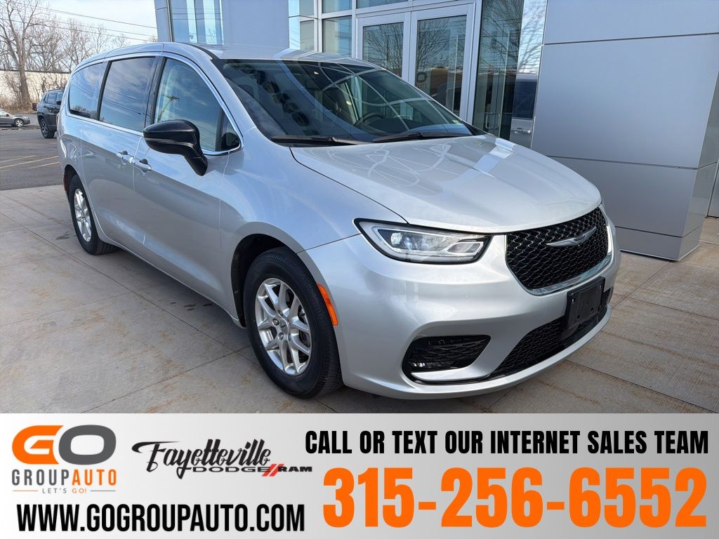 2024 Chrysler Pacifica Touring L