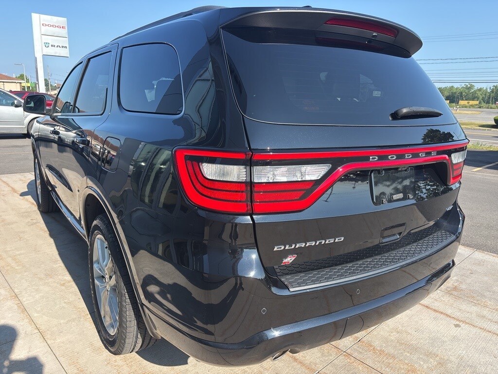 2022 Dodge Durango GT Plus photo 3